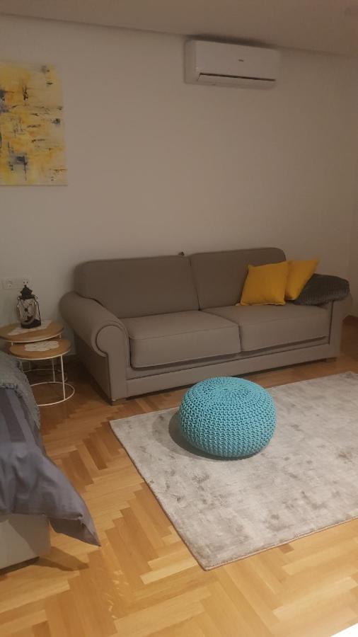S & F Zagreb Apartman Luaran gambar