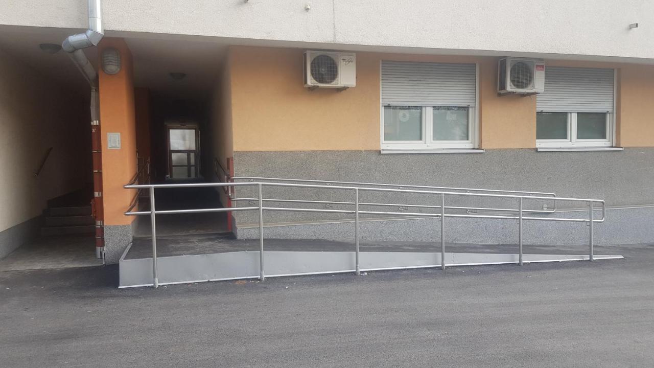 S & F Zagreb Apartman Luaran gambar